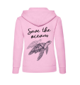 bluza z kapturem damska z nadrukiem save the oceans błękitna kangurka ekologia żółw pudroworóżowa.png