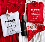 Bluzy dla par z kapturem PO PROSTU ZAKOCHANA ZAKOCHANY  w nim niejkangurki dla zakochanych komplet zestaw dla dwojga walentynkowe  prezent  z nadrukiem napisami