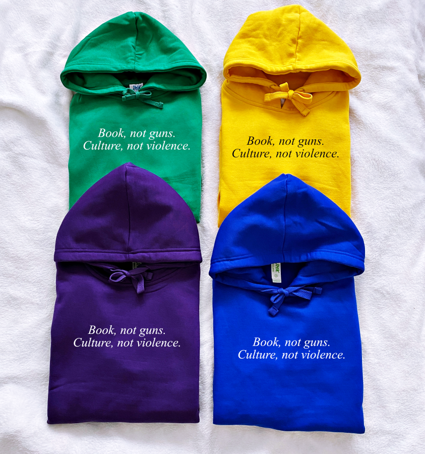 bluzy z kapturem BOOK, NOT GUns culture not violence KSIĄŻKI CZYTAM z nadrukiem napisami kangurki.png