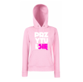 bluza damska z kapturem z nadrukiem PRZYTUL SIĘ dla par zakochanych dla niej walentynkowa prezent pudroworóżowa.png